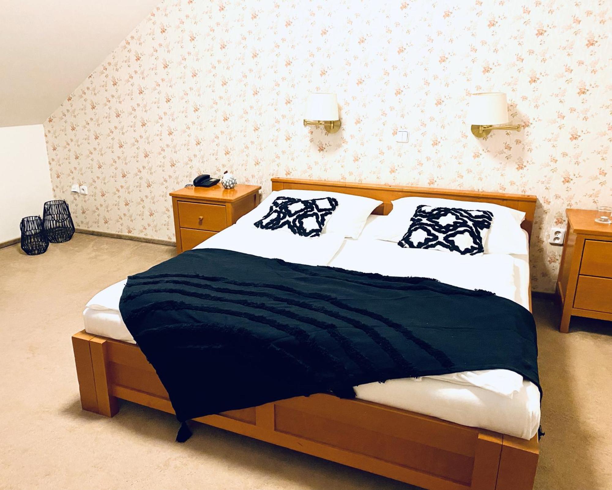 סובוטקה Hotel Posta מראה חיצוני תמונה