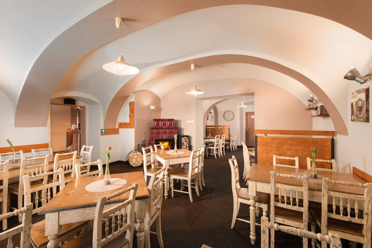 סובוטקה Hotel Posta מראה חיצוני תמונה